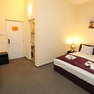 *** Hotel California Maďarsko